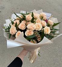 Букет Кремовые розы Латте в Лухе
