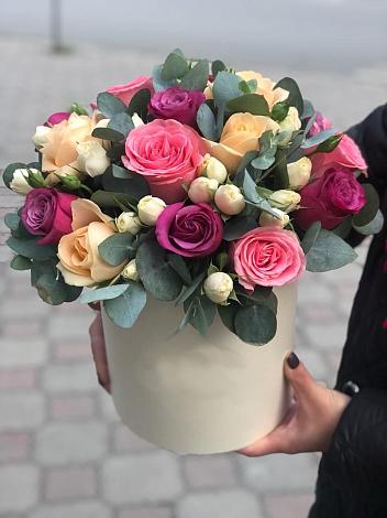 Цветочная композиция из Розы в шляпной коробке в Лухе