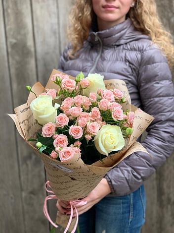 Букет цветов из: Розы в Лухе